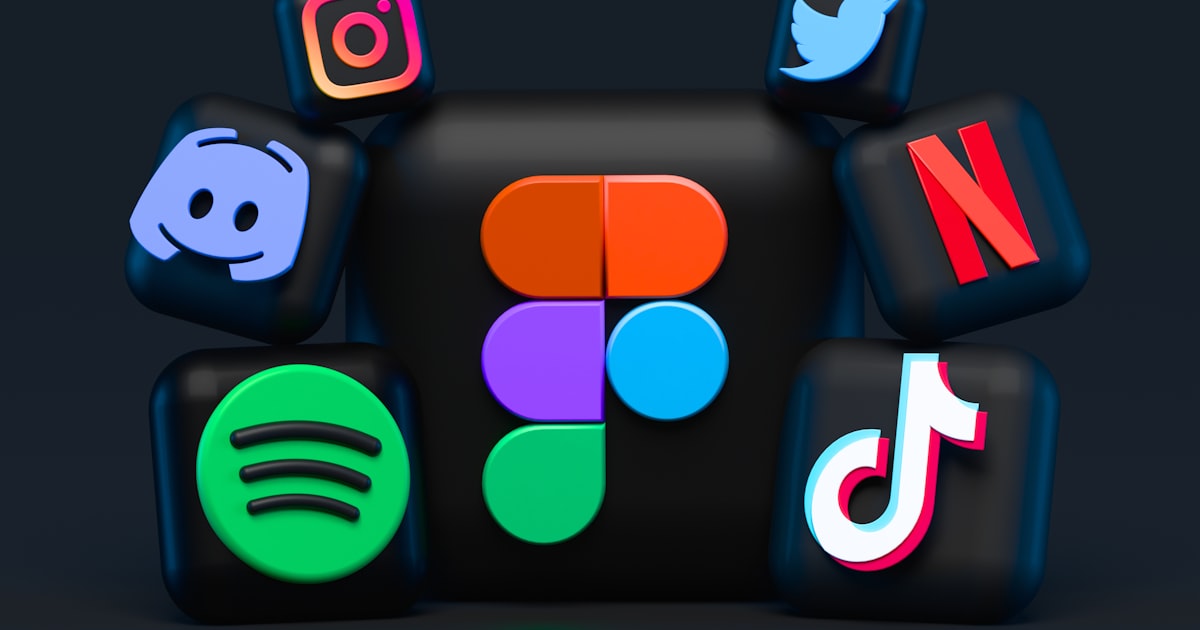 ¿Redes sociales o página web?